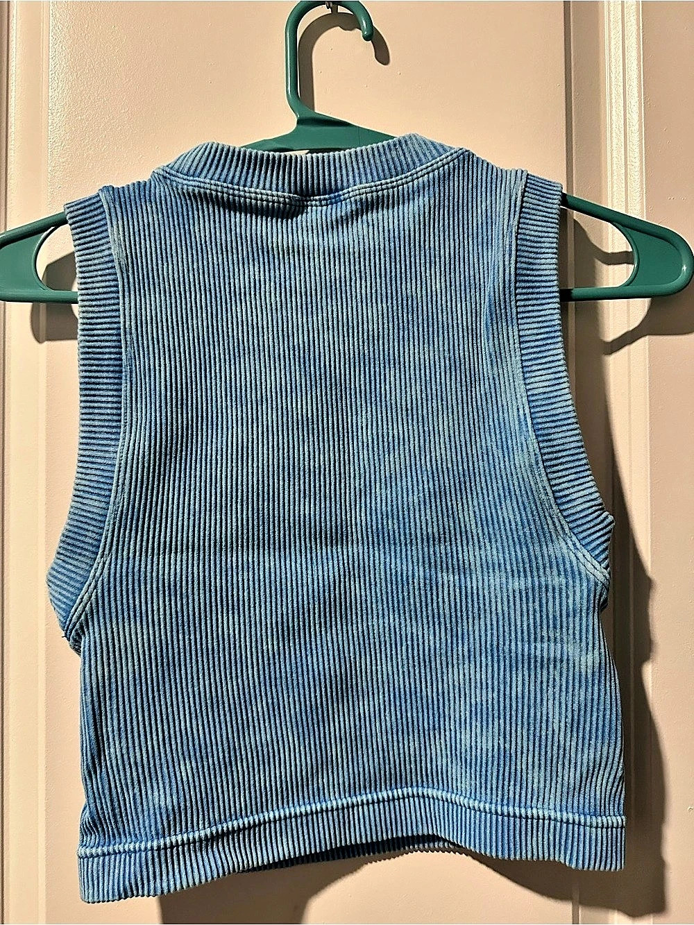 Zenana Mineral Washed Ribbed Cropped Tank Top Blue Large/XL - Picture 2 of 3